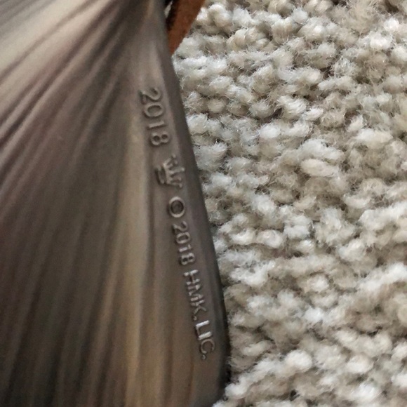 Hallmark 2018 Ornament 🌲 - Picture 5 of 8